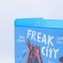 Blu-ray + Poster + Streaming